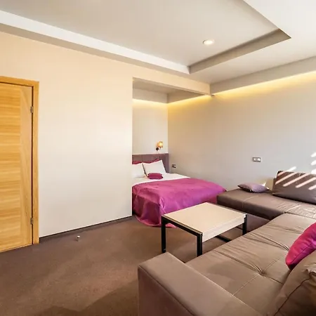 Mini-hotel People